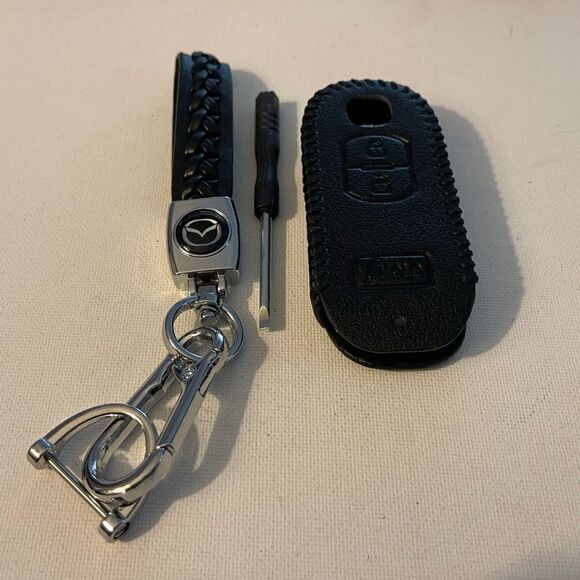 Mazda Key Fob Keychain and Fob Case Cover in Black Leather NWT - Picture 2 of 7